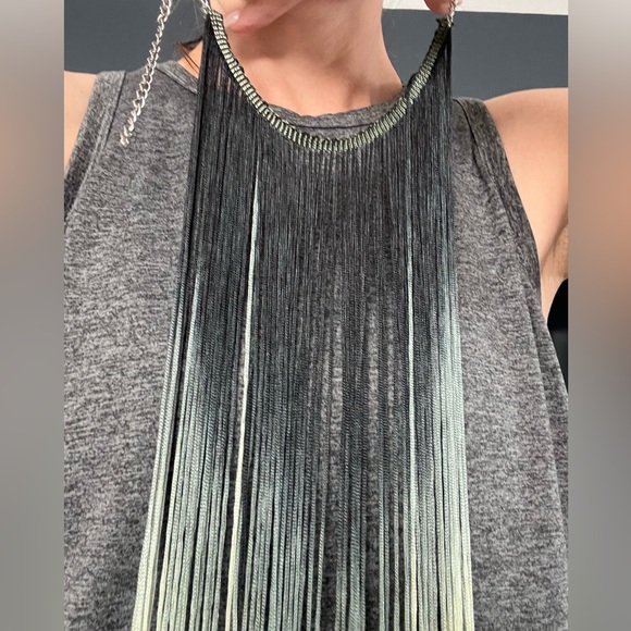 Ombré Fringe fabric necklace - Picture 2 of 9